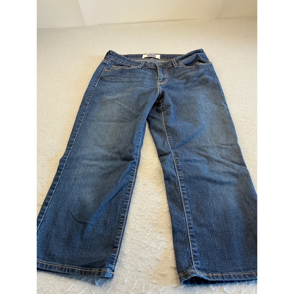 Signature by Levi Strauss Vintage Cropped Jeans Dark Wash Embroidered Size 8M